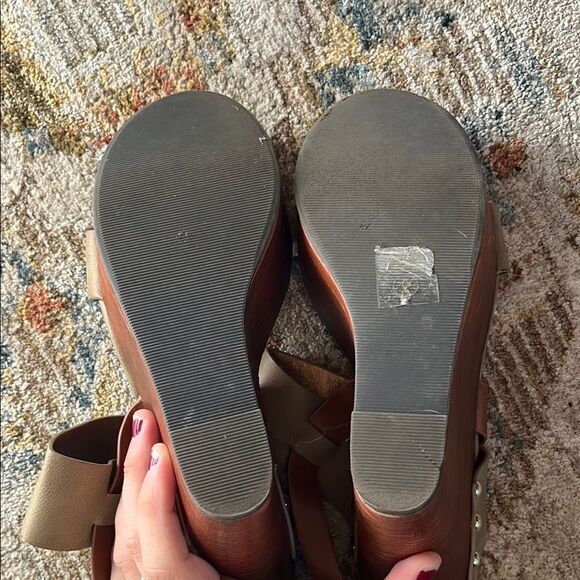 Soda Taupe wedge Sandals - Picture 6 of 6